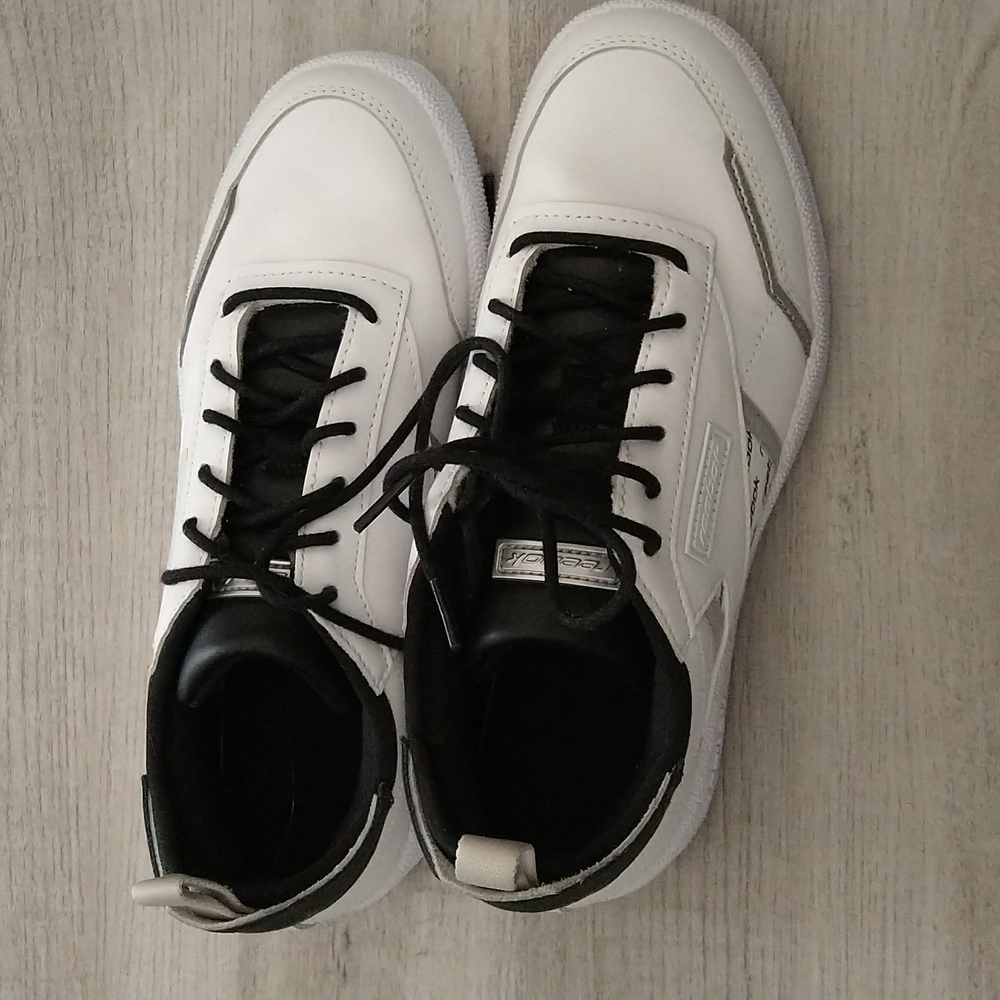 Adidas shoes - Picture 2 of 4